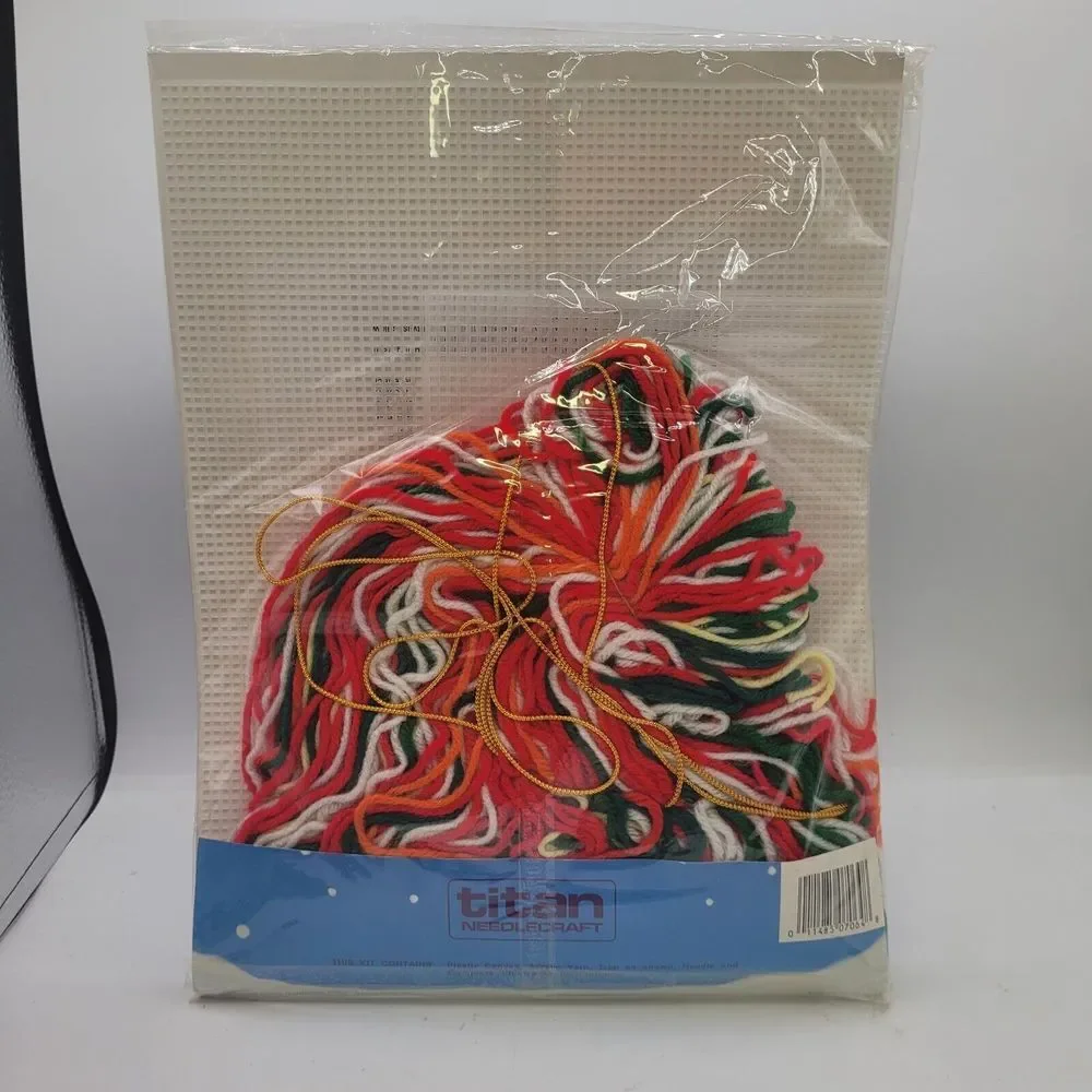 New Vtg 1990 Titan‎ Needlecraft No. 07064 Plastic Canvas Candy Holder